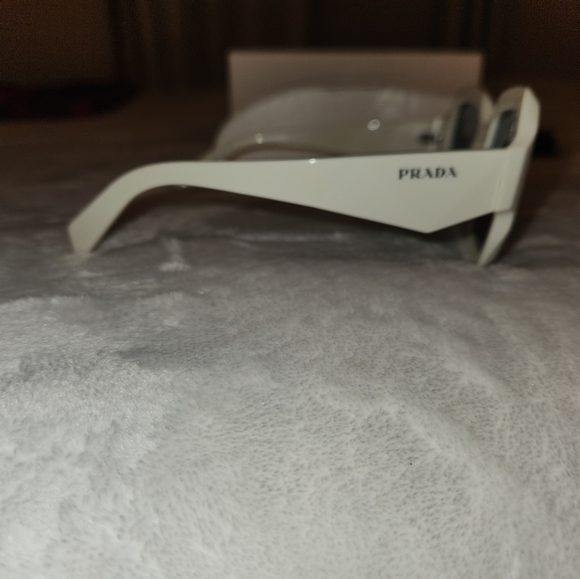 Prada white sunglasses - Picture 5 of 5